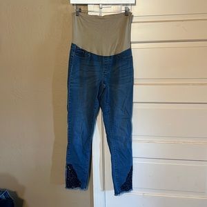 Maternity skinny jeans with lace detail